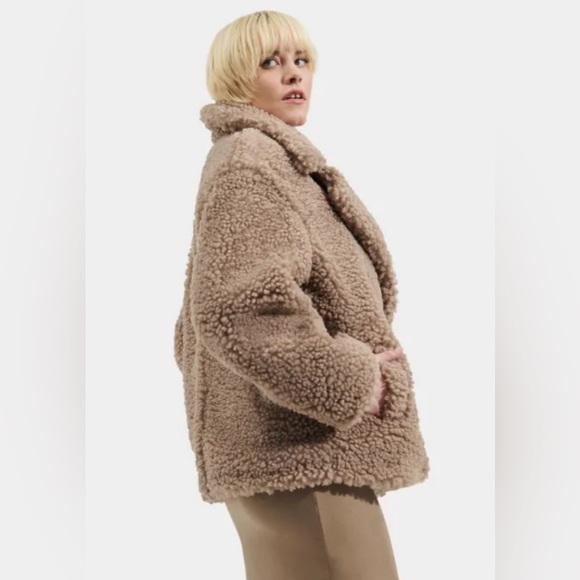 UGG GERTRUDE SHORT TEDDY COAT - Picture 2 of 11